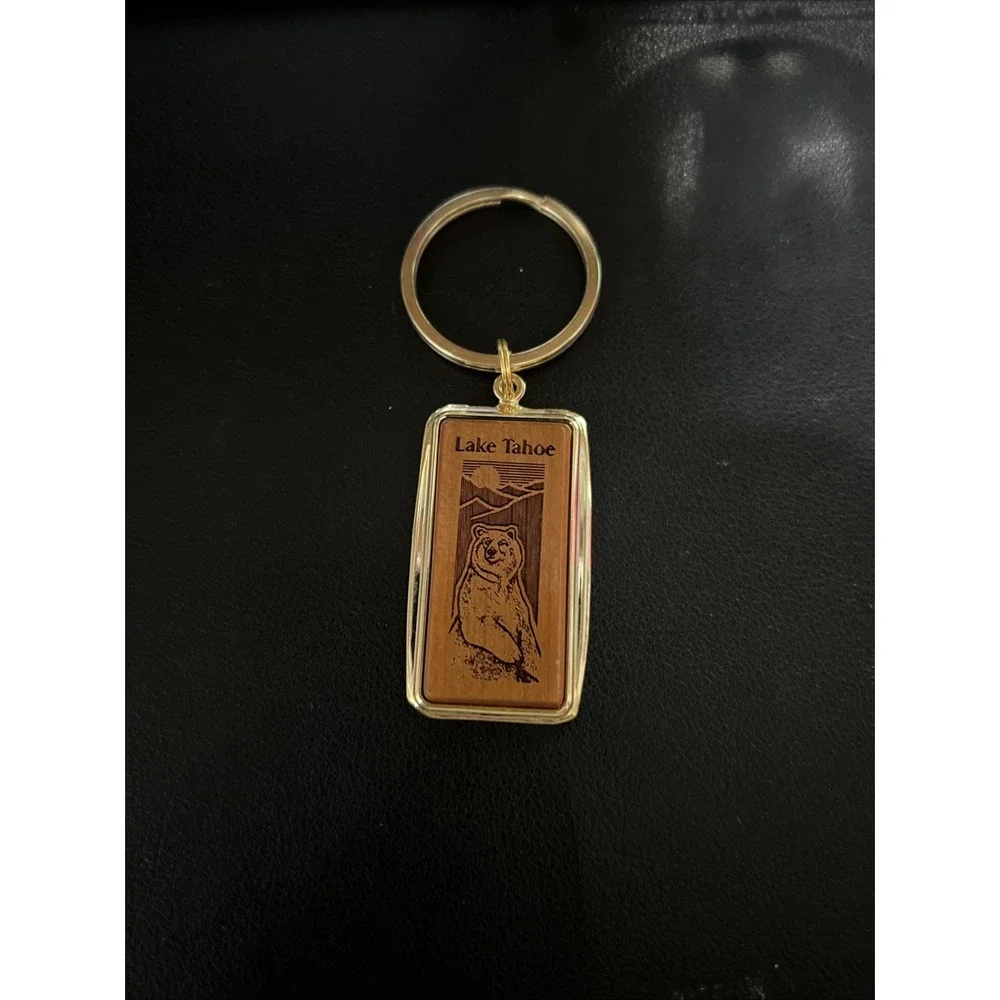 Lake Tahoe Bear Souvenir‎ Keychain Accessory USA Wood Engraved and Metal